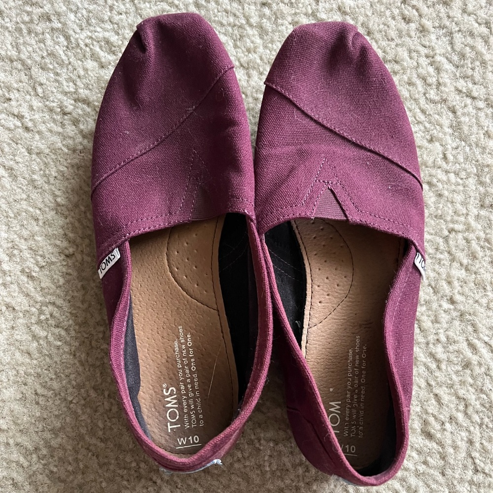 Women’s Burgundy Toms